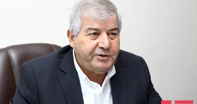 Sabiq deputat müğənniyə təpinib : Toyxana sahəsində bir mafiya yaranıb