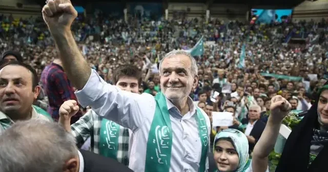 Pezeşkian fars şovinistlərin hədəfində: Türk kimliyinə qarşı aqressiya