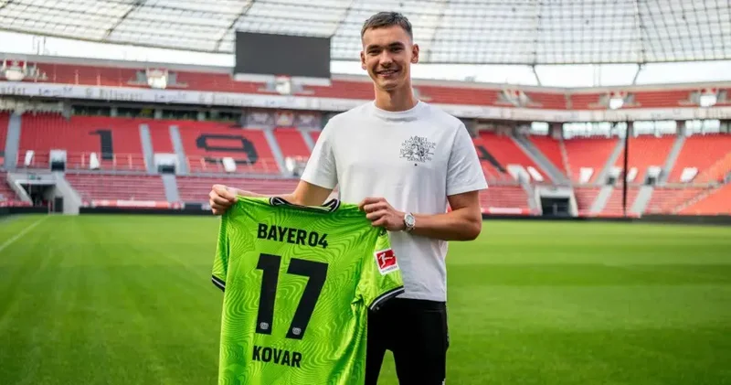 PSV Bayerin qapıçısını icarəyə götürüb