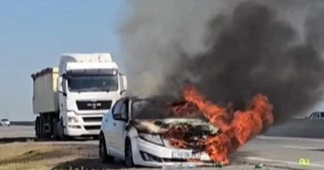 В Гаджигабуле сгорел автомобиль ВИДЕО