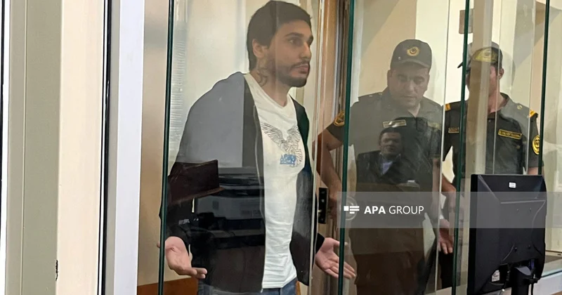 Polis tərəfindən saxlanılan “Roşka” ləqəbli tiktokerin məhkəməsi başlayıb FOTO