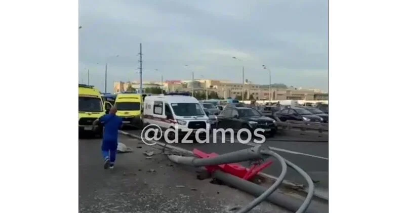Свыше 10 человек пострадали в ДТП в электробусами в Москве ВИДЕО