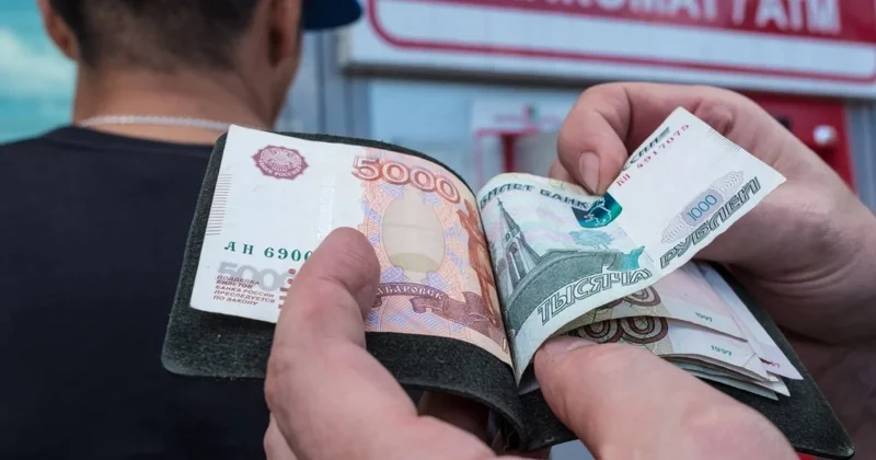Dövlət Duması miqrantların xaricə maaşlarından çox pul köçürməsinə qadağa qoymağa çağırıb