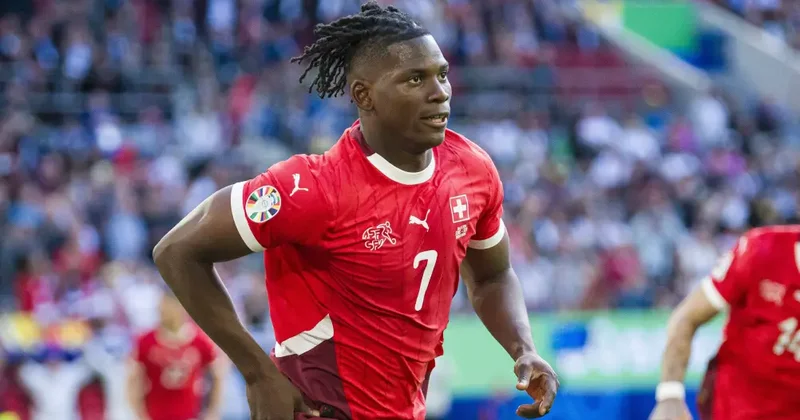 Milan Embolo ilə maraqlanır