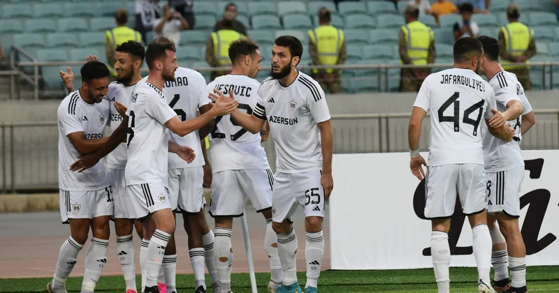 Qarabağ iki futbolçusunu göndərdi