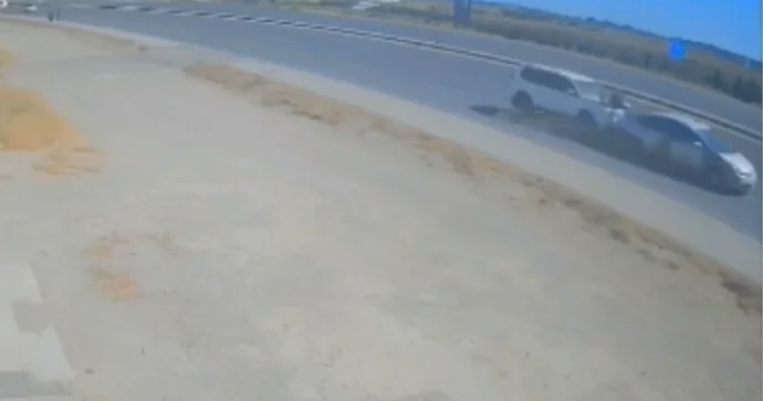 Bakıda Prius sürücüsünün səhvi ağır qəzaya səbəb oldu VİDEO