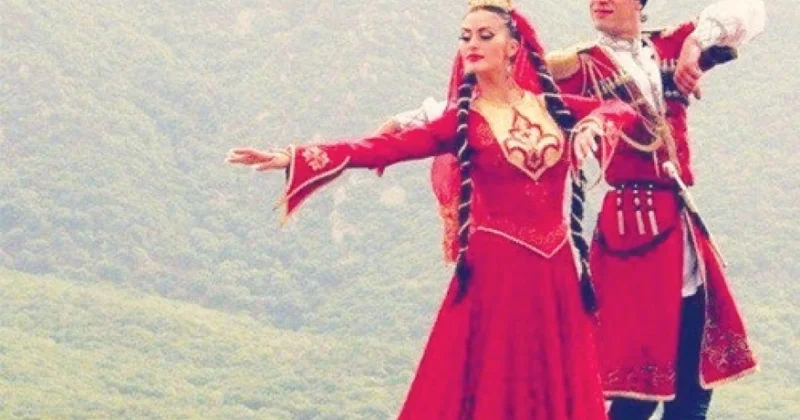 Saxtakarlıqla ritm tutmaq: ermənilər rəqsimizə OYNAYIR