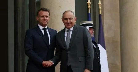 Parisin sülh göyərçini təqdimatı: Makron erməni tərəfkeşliyindən əl çəkmir
