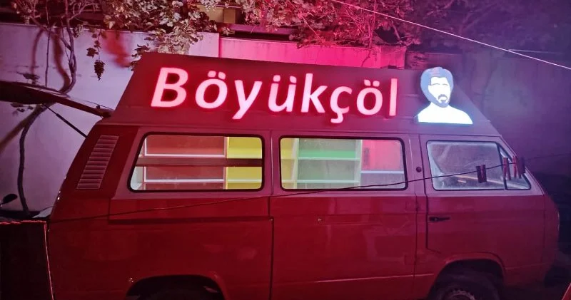 Kəramət Böyükçöl “yeriyən kitabxana” hazırlatdı FOTO