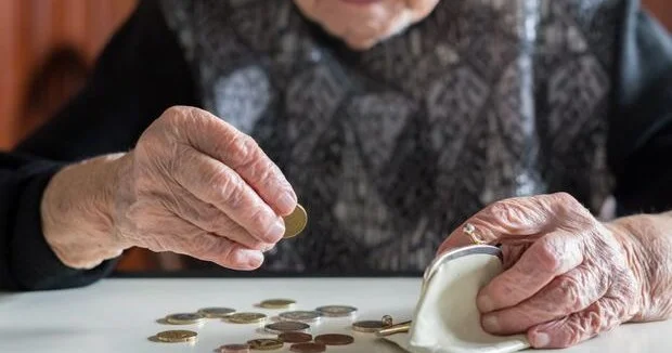 Pensiya yaşı çatanların nəzərinə