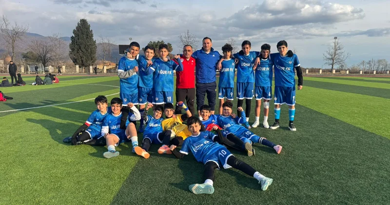 Ağdam təmsilçisi Uğur gələcəyin futbolçularını hazırlayır