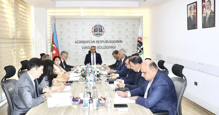 İntizam pozuntusuna yol verən vəkillərlə bağlı qərar: Biri xaric edildi, digərləri isə...
