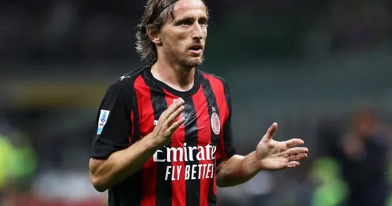 “Milan” Modriçlə yeni müqavilə imzalamağa yaxındır