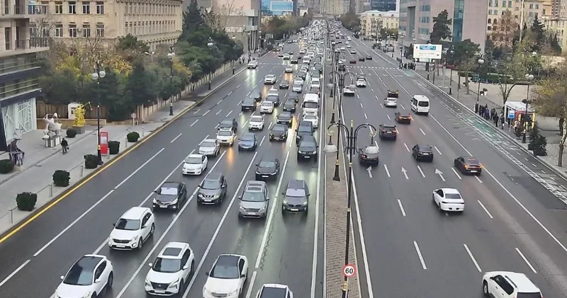 Hansı yollarda tıxac var? SİYAHI