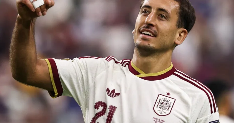 Mikel Oyarsabal İspaniya millisinin tarixinə düşüb