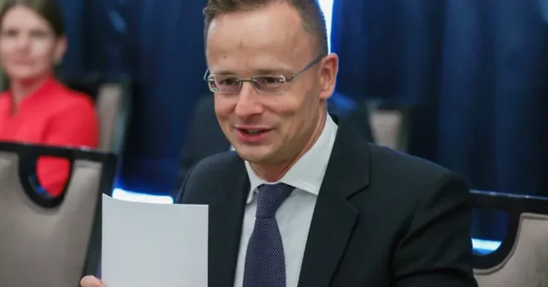 Сийярто откажется от депутатского мандата ради работы в BYD