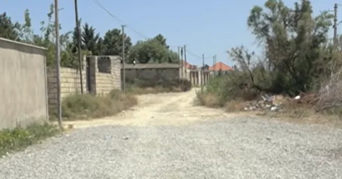 Pirşağıda infrastruktur problemi: Nə işıqlandırma var, nə də normal yol