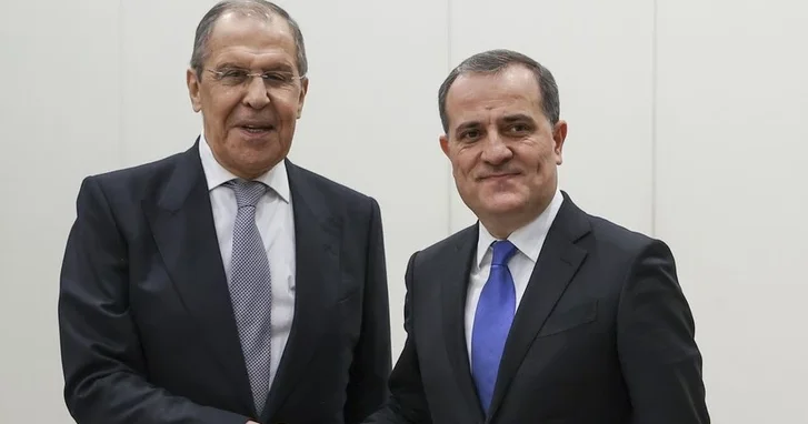 Главы МИД Азербайджана и России могут провести переговоры в Москве
