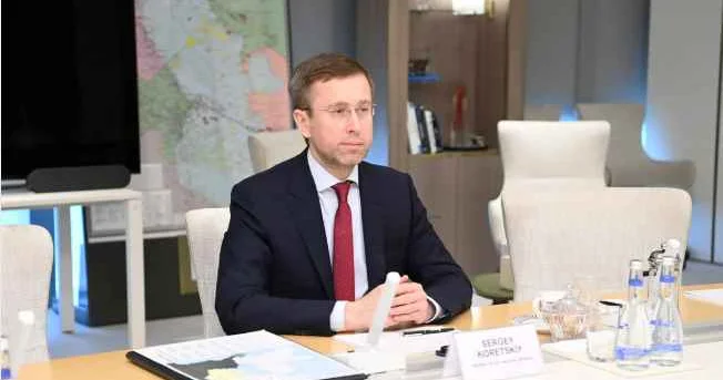 Ukraynanın Baş naziri postuna namizəd Sergey Koretski hakim partiyanın fraksiyası ilə görüşüb