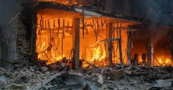 Ukraynanın müxtəlif vilayətləri zərbələrə məruz qalıb: Ölən və onlarla yaralı var