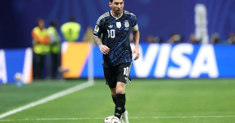 Messi ən yaşlı oyunçu oldu