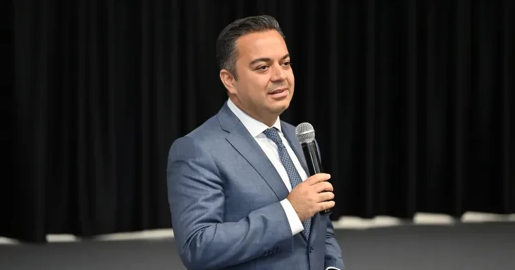 Bakı məktəblərində kağız jurnallar artıq ləğv edilib Nazirlik rəsmisi