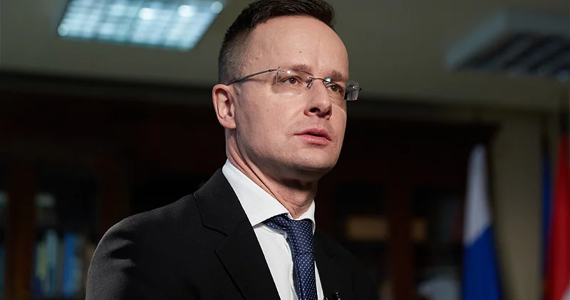 Экс глава МИД Венгрии Сийярто покидает и парламент