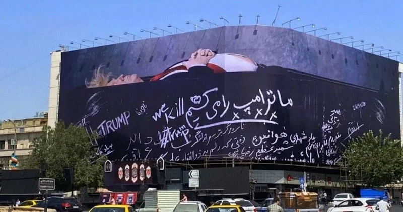 Tehranda Trampın nəhəng plakatı yerləşdirildi