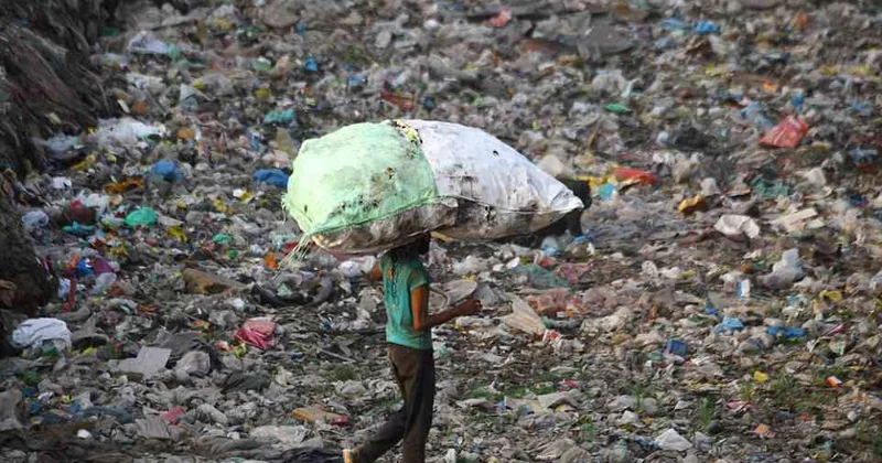 Bir plastik butulka təbiətə neçə il zərər verir?