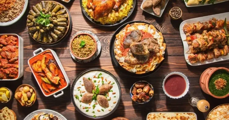 Günlərlə saxlanılan yeməyi qəbul etməyin təhlükələri Ekspert AÇIQLADI