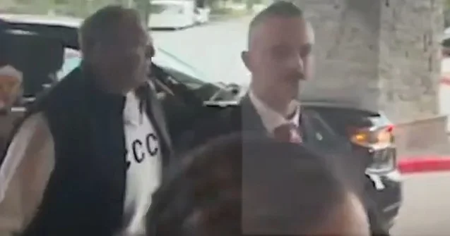 Alyaskaya üzərində “СССР” yazılı köynəklə getdi Video