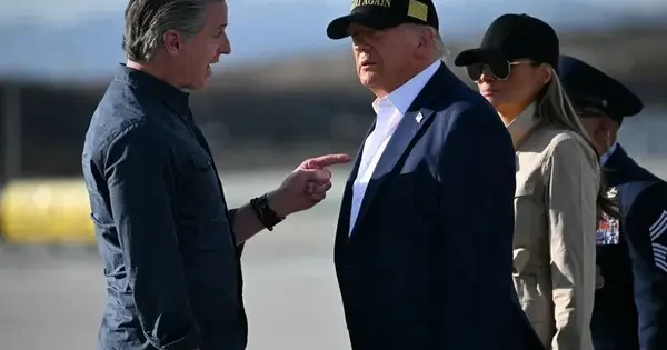 “Tramp Putinin qarşısında diz çökən prezidentidir” Kaliforniya qubernatoru