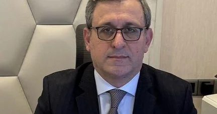 Xaqan və xalqın birliyi vətənin diriliyi Adəm İsmayıl BAKUVİ