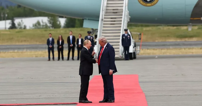 Трамп встретил Путина в аэропорту