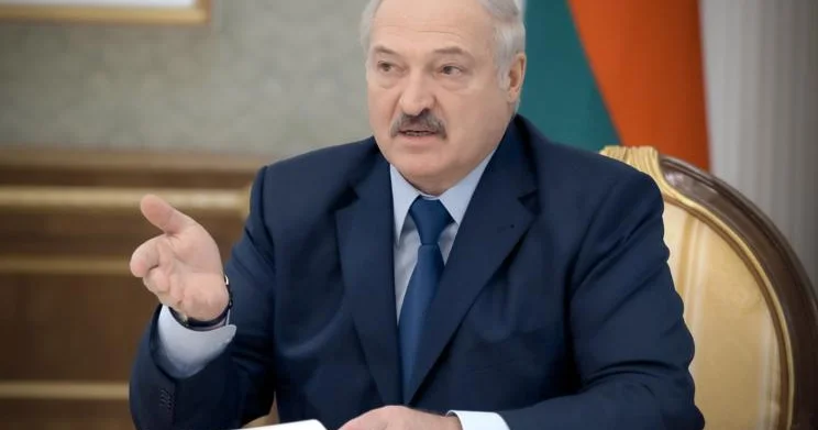 Lukaşenko Tramp və ailəsini Minskə dəvət edib