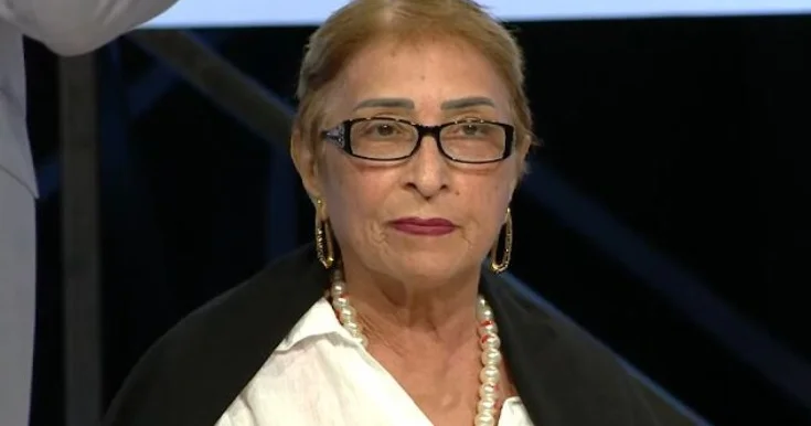 Mərhum həyat yoldaşından danışıb kövrəldi