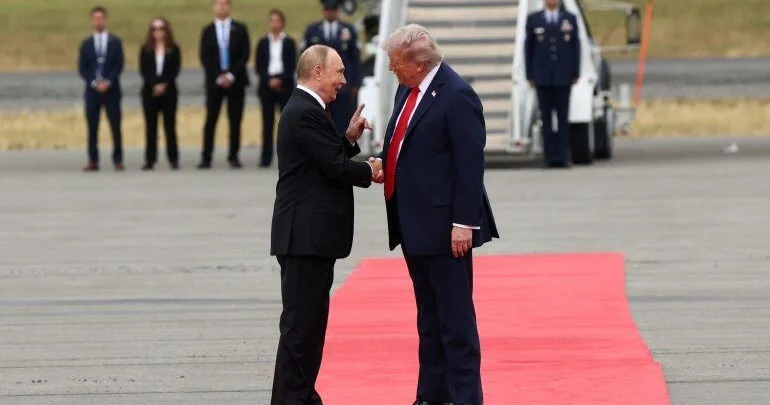 Tramp və Putinin ikitərəfli görüşü başladı YENİLƏNİB VİDEO FOTOl