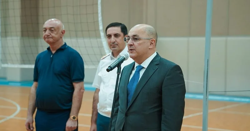 Şahin Bağırov Naxçıvanda yeniyetmə qız voleybolçular və məşqçilərlə görüşüb FOTO