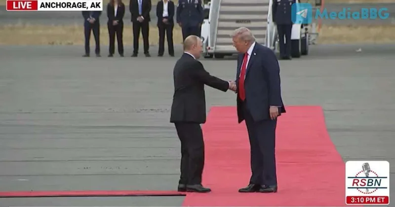 Tramp və Putinin təyyarəsi yan yana: Qırmızı xalça görüş üçün hazırlandı VİDEO