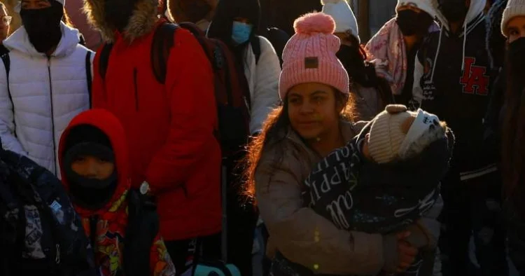 ABŞ da qanunsuz immiqrantların sayında rekord azalma var