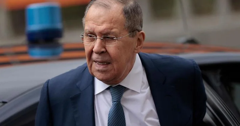 Лавров приехал на Аляску в свитере с надписью СССР видео
