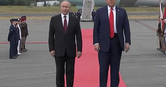 Tramp və Putin görüş yerindədirlər VİDEO