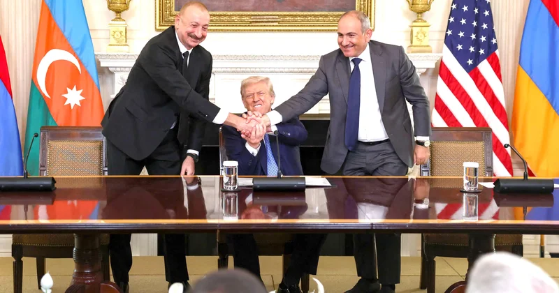Tramp yolu bütün bağlı qapıları açacaq ŞƏRH