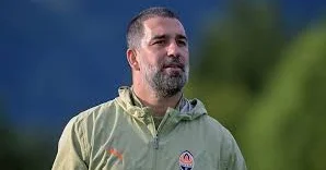 Bütün azarkeşlərdən üzr istəyirəm Arda Turan