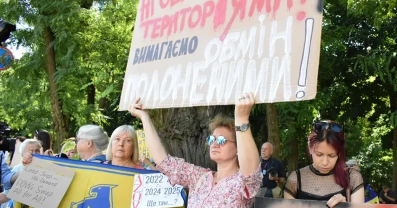 В Киеве протестуют против США видео
