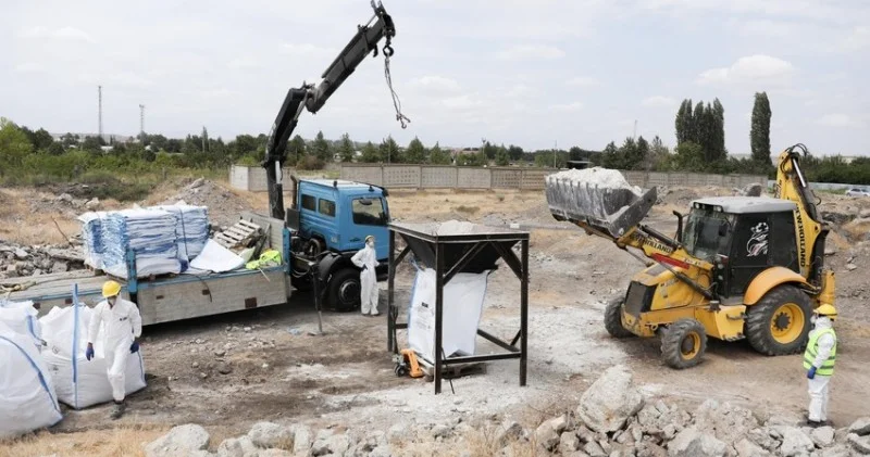 50 ton pestisidlər zərərsizləşdirilmək üçün xüsusi poliqona daşınıb
