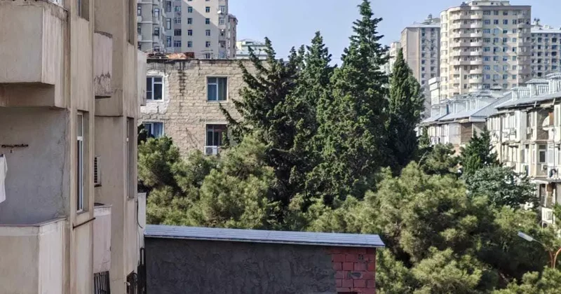 К бакинской новостройке сделали огромную пристройку Вмешалась ИВ / ФОТО