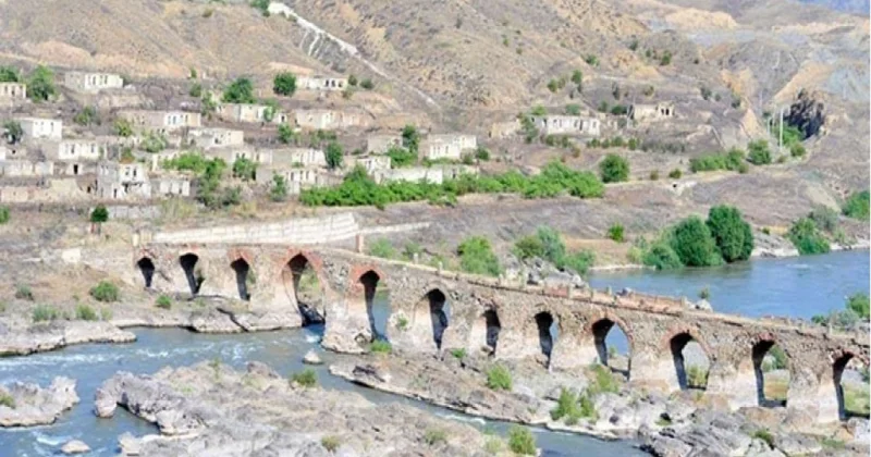 Dilim Təbriz haraylar... Gülbacı Nağdaliyevanın şeirləri