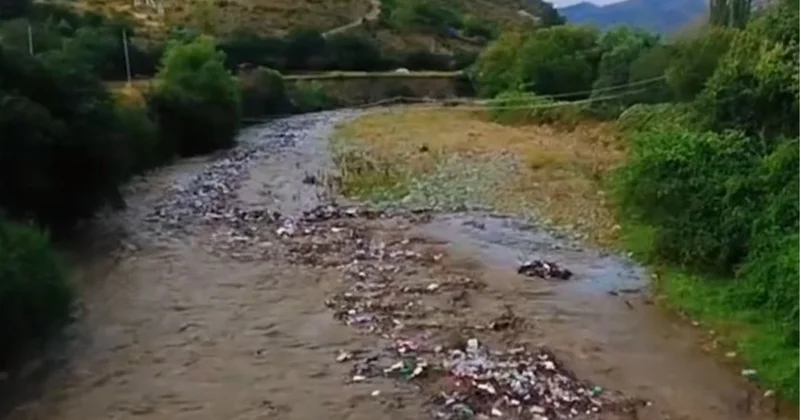 Zəyəmçay özü ilə zir zibil gətirir... Bu görüntülər gündəm oldu