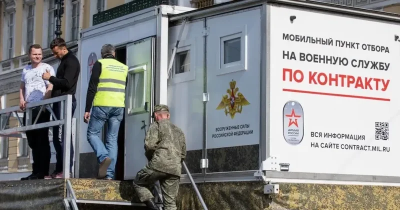 The Guardian: Кремль делает ставку на контрактников вместо новой мобилизации